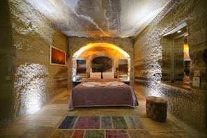 Superior Cave Room | Individually decorated, individually furnished, soundproofing, free WiFi