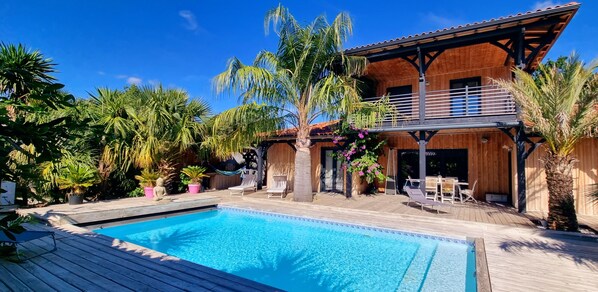 Piscine extérieure, piscine chauffée