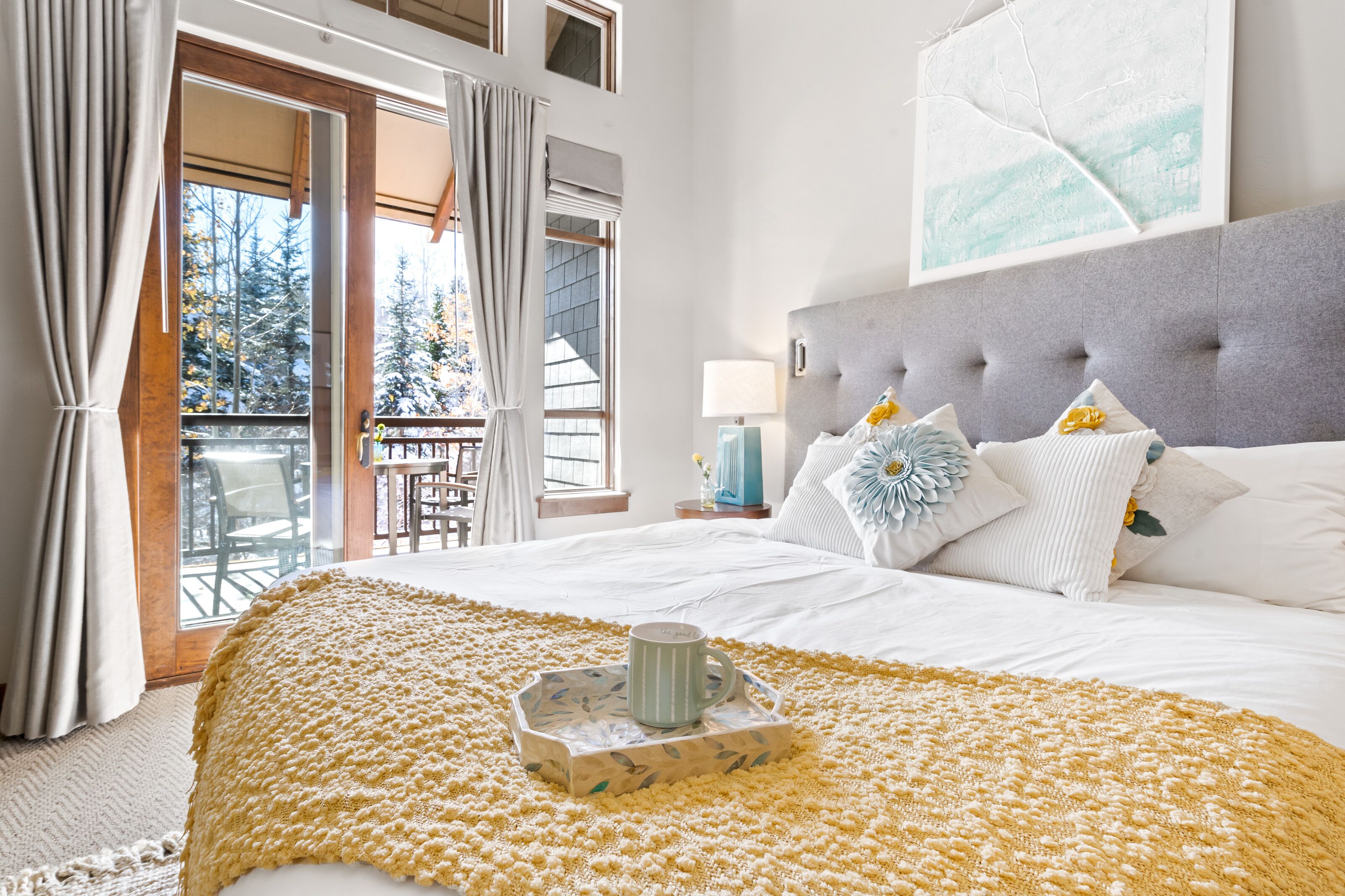 Serenity King | Balcony