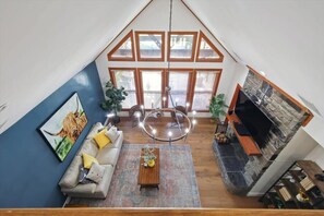 Fernseher, Kamin, Tischfußball, Stereoanlage