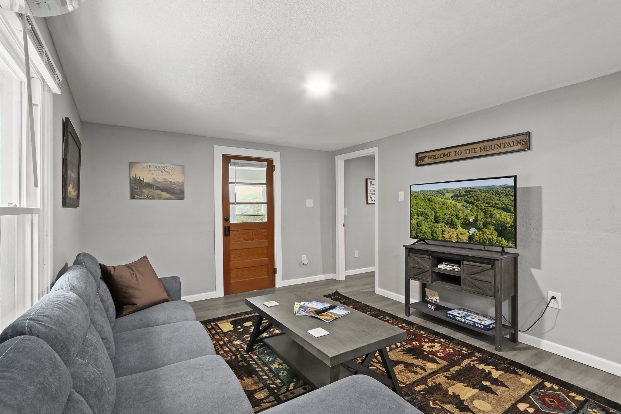 Fully Remodeled home, Close to Everything!