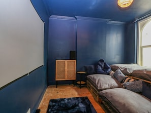 Cottage | Interior