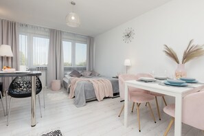 1 habitación y ropa de cama