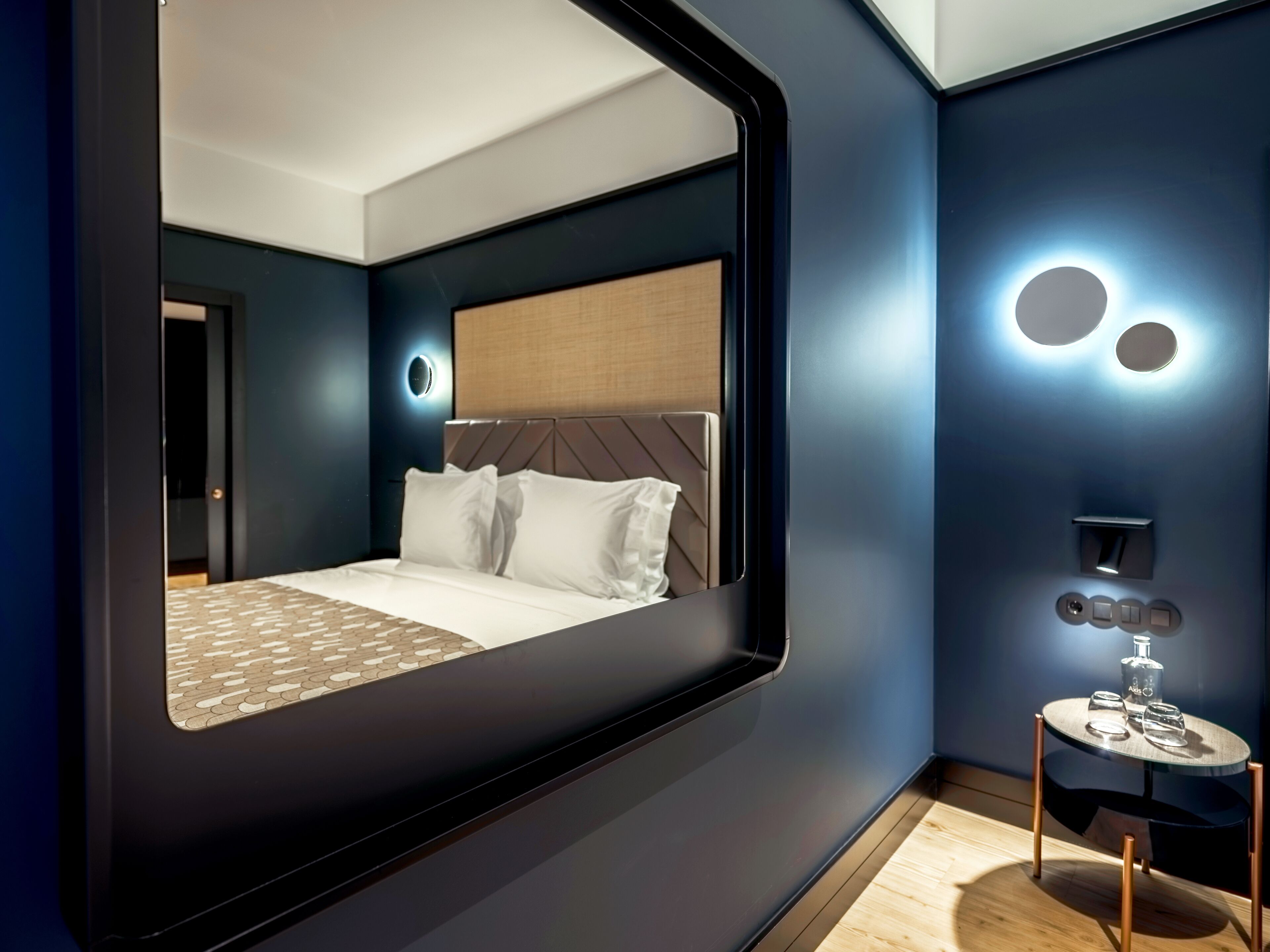 Suite | Minibar, in-room safe, desk, laptop workspace