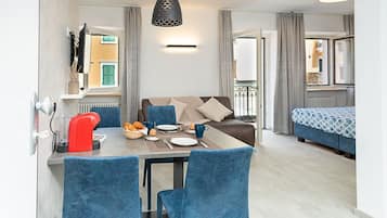 Zimmersafe, kostenloses WLAN, Bettwäsche