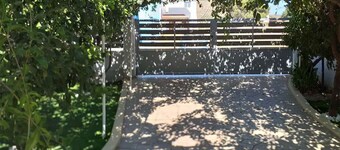 Amalia House 5 minu from the beach, ideal for families with children and pets