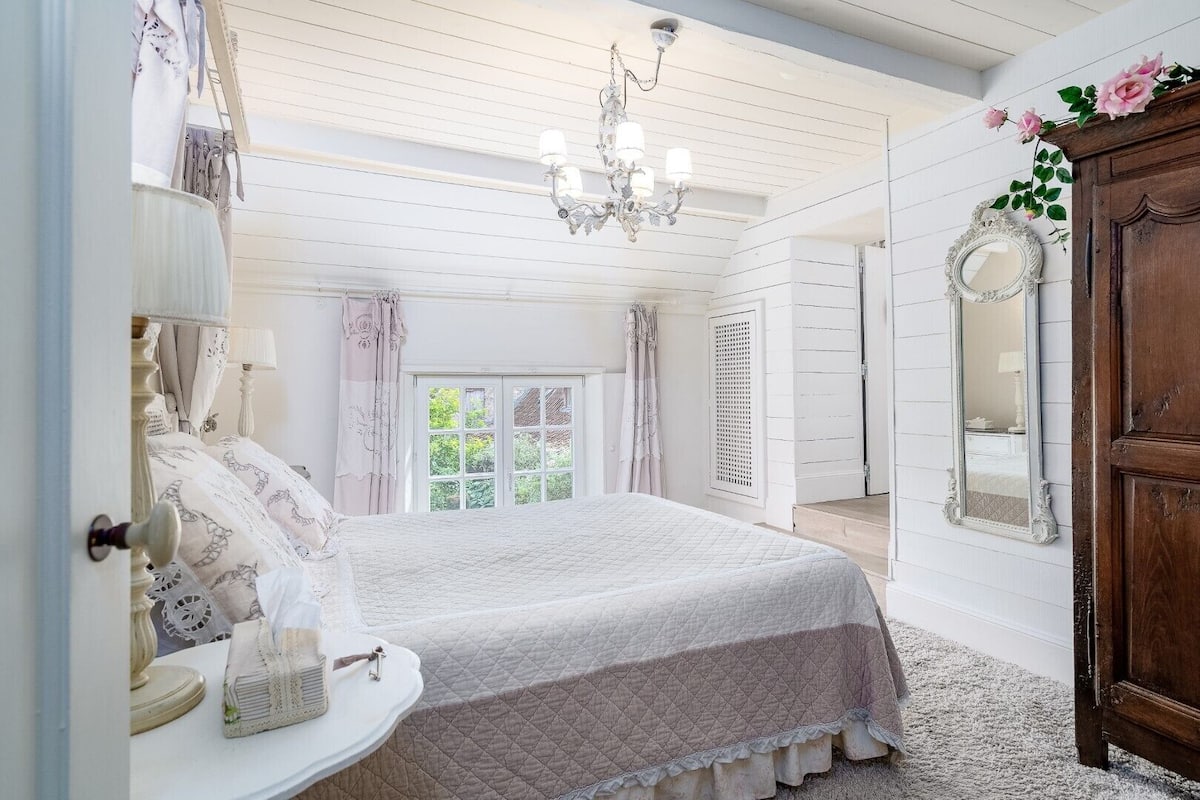 Suite junior | 1 habitación, decoración personalizada y muebles diferentes