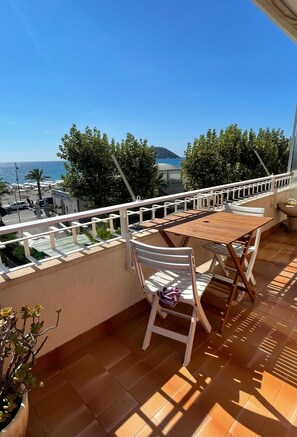 Outdoor dining - Albenga Sea front, 20 mt from beach, splendid sea view .Smart working, holidays (Albenga)