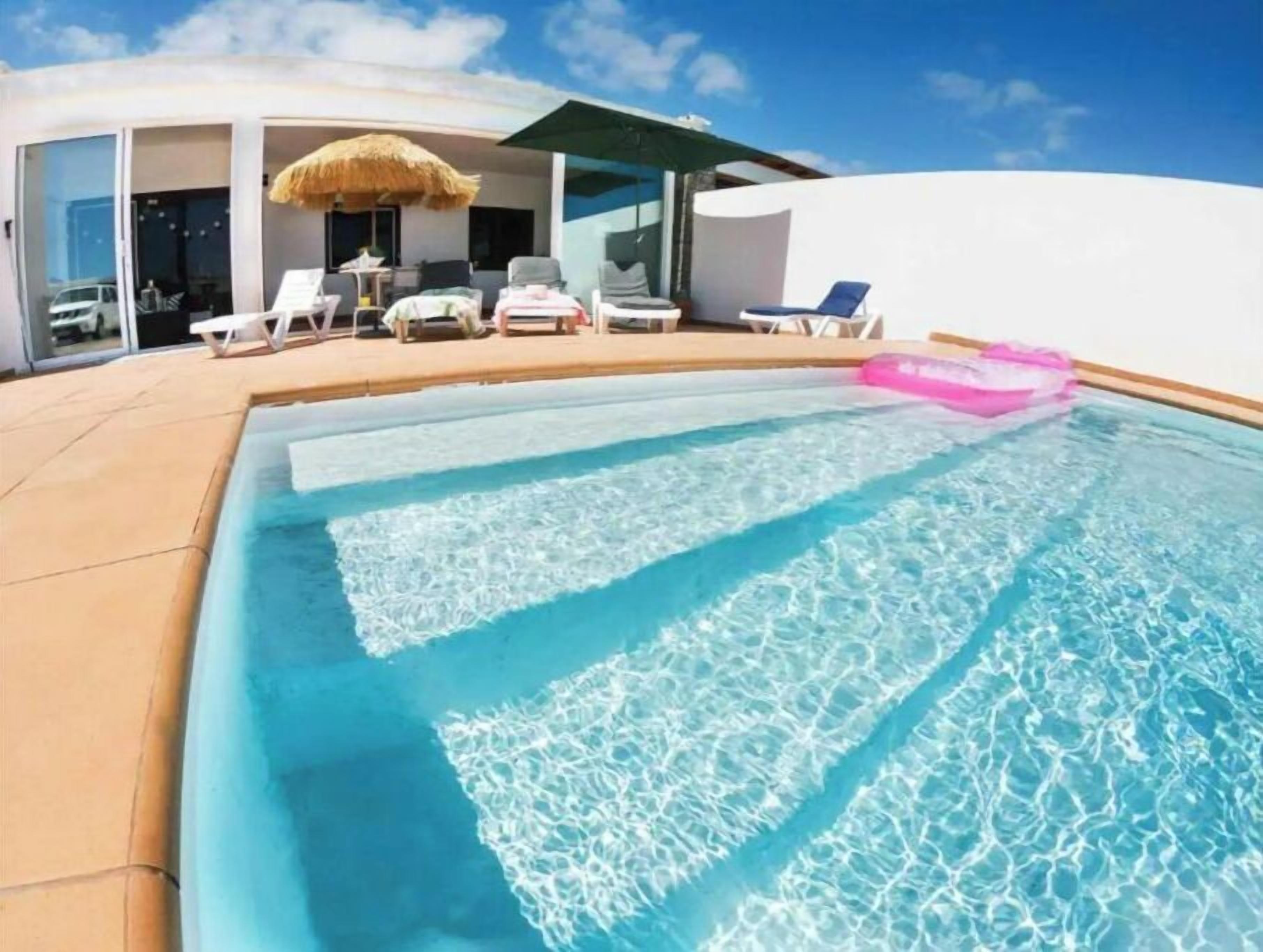 Piscine extérieure, piscine chauffée