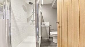 淋浴設備、風筒、提供毛巾