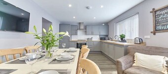Host & Stay | Sea Breeze