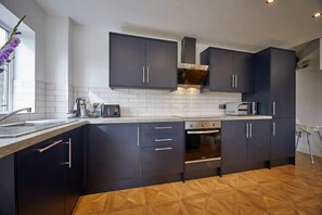 Fridge, microwave, oven, dishwasher