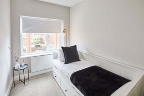 3 Schlafzimmer, Schreibtisch, Bügeleisen/Bügelbrett, kostenloses WLAN
