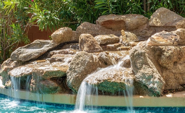 Casa, 4 habitaciones | Alberca | Alberca climatizada