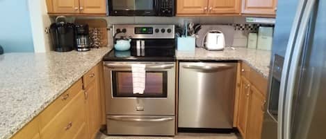 Condo, 2 Bedrooms | Private kitchen