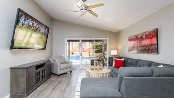 House, 3 Bedrooms | Living room