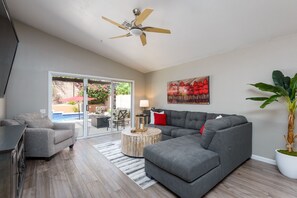 Huis, 3 slaapkamers | Woonkamer | Smart-tv