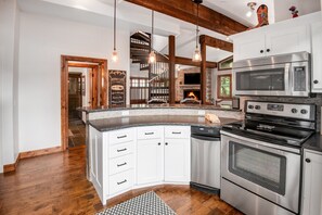 Condo, 3 Bedrooms | Private kitchen | Fridge, oven, coffee/tea maker, toaster - Bridge St. Condominium R2 3 Bedroom Condo by RedAwning (Vail)