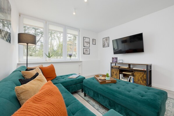 Living room - Schillera Apartment by Renters (Warsaw)