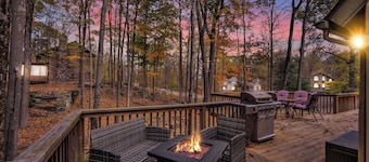 Poconos Retreat w/ Pool and Lake Access