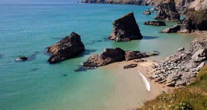 Maris Cottage is a cosy home from home, perfect for a family with small children or some surfing fri