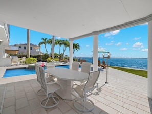 House (4 Bedrooms) | Property amenity