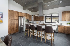 Fridge, microwave, oven, stovetop - Rendezvous Game Trail | Luxe Mountain Home | Brand New Build | Amazing Views (Fraser)