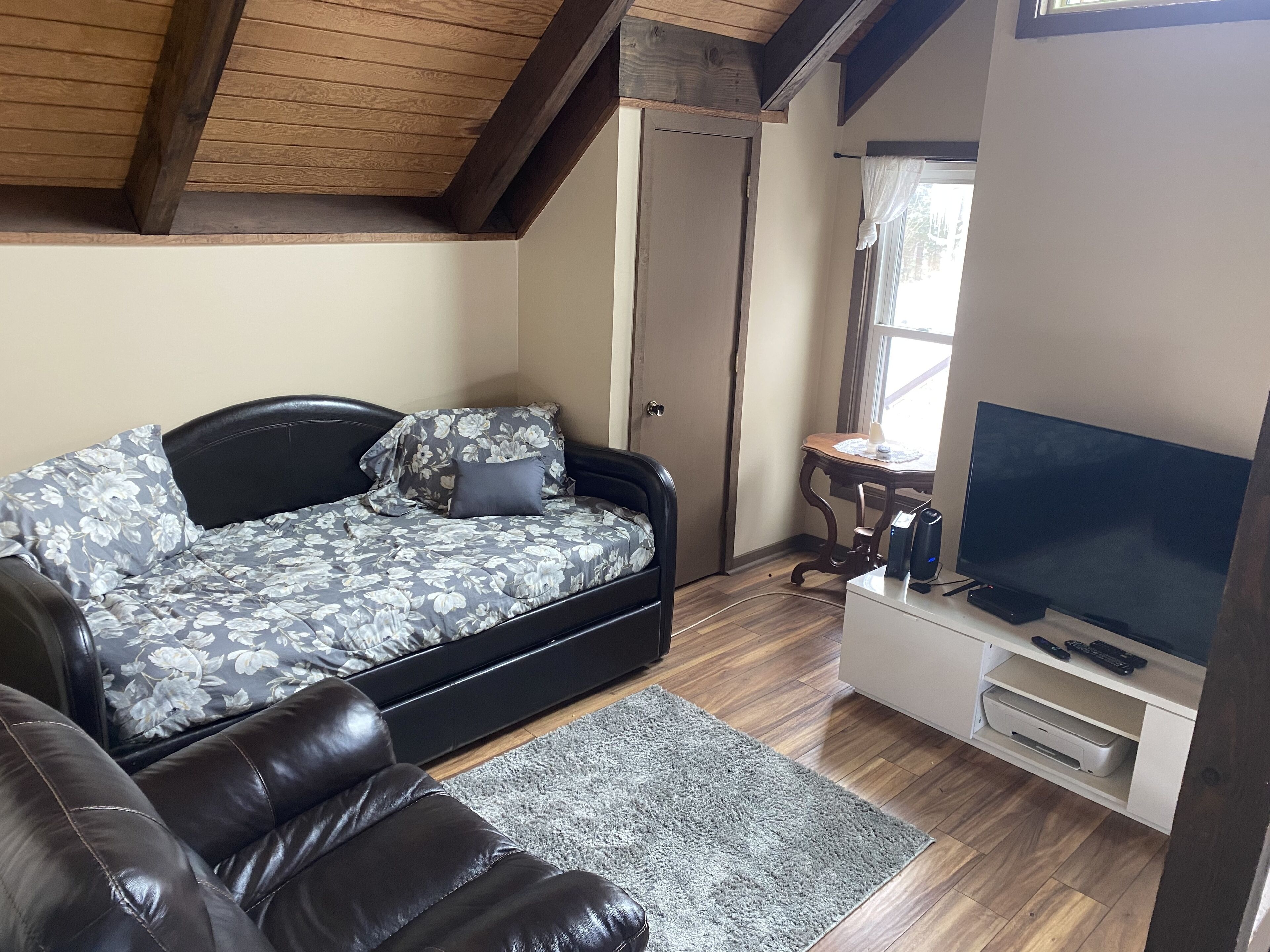 Relaxing 3 story townhouse 