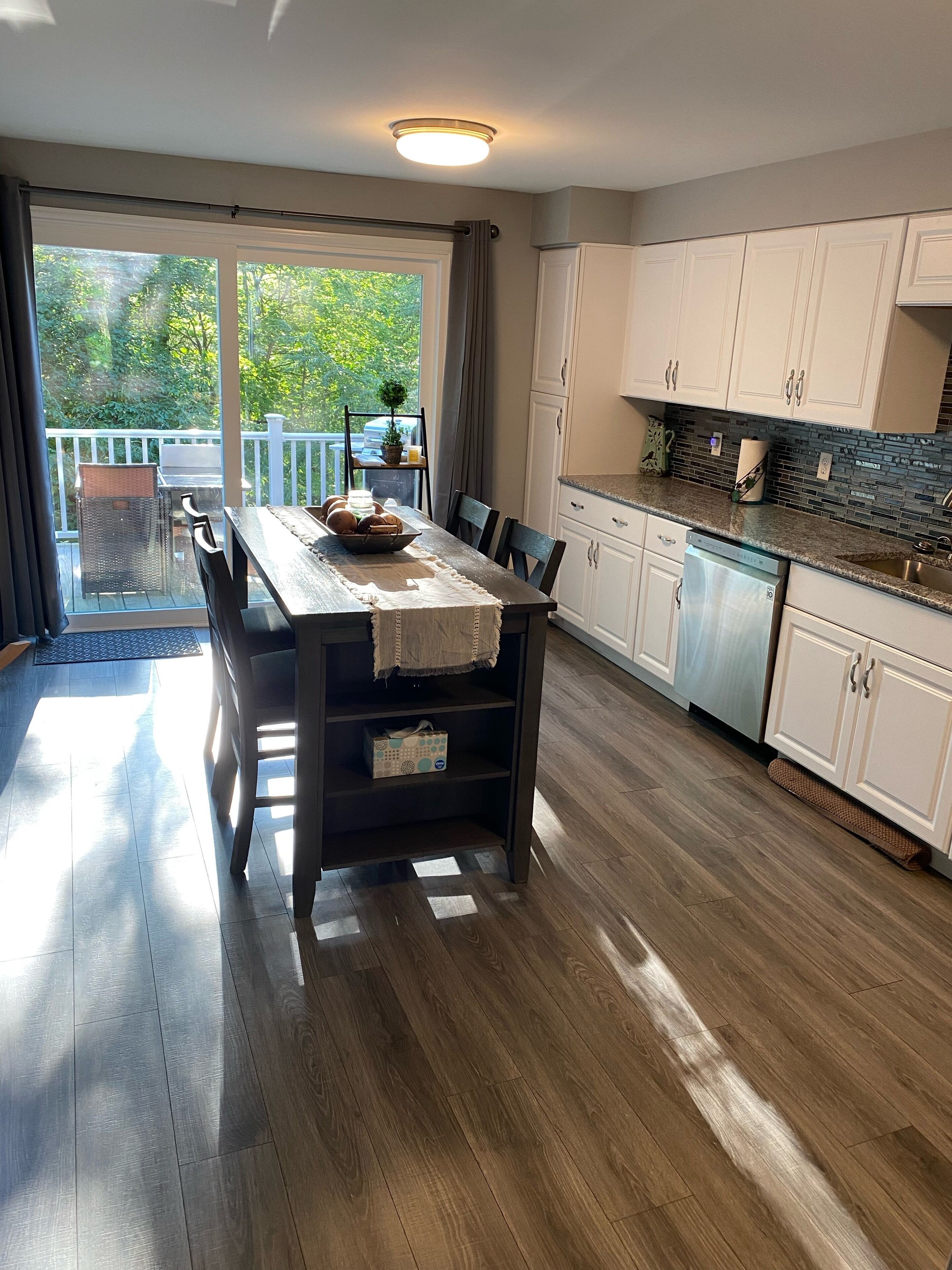 Relaxing 3 story townhouse 