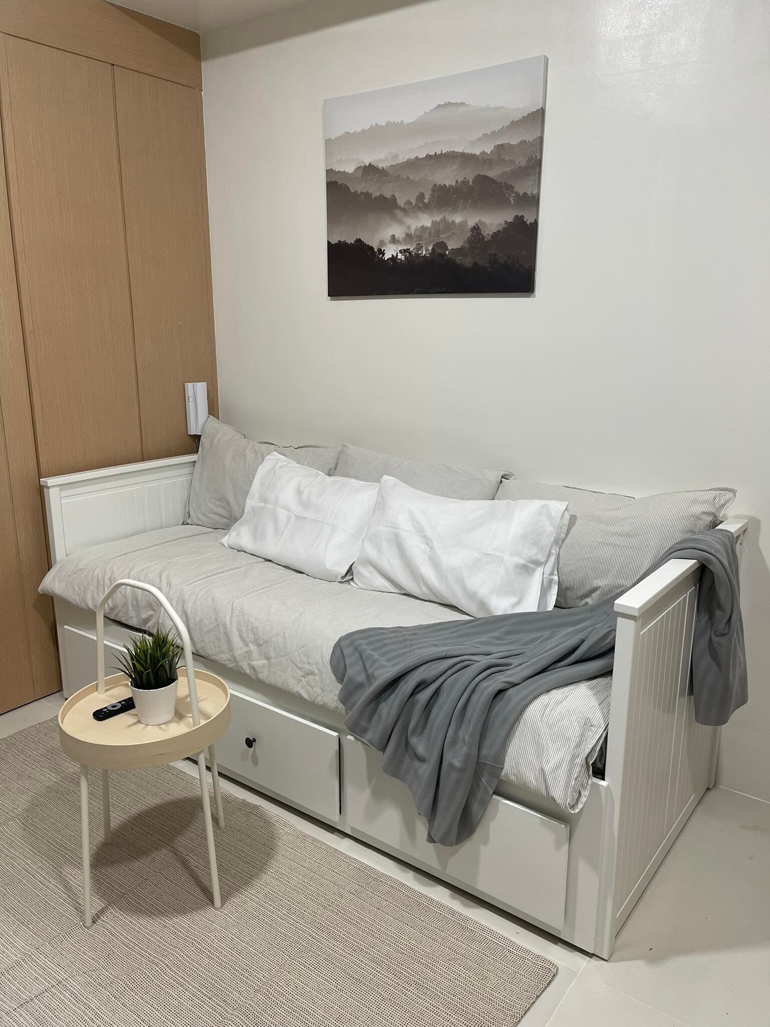 1 BR Cozy Modern Condo Balcony at Wind Residences