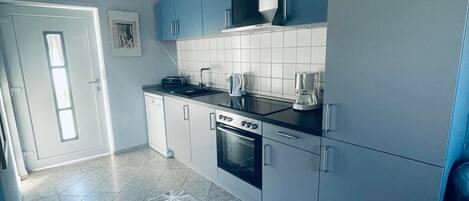 Køleskab, ovn, kogeplade, opvaskemaskine