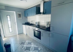 Kühlschrank, Ofen, Herdplatte, Geschirrspüler