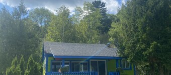 Charming 2-bedroom cottage by the water