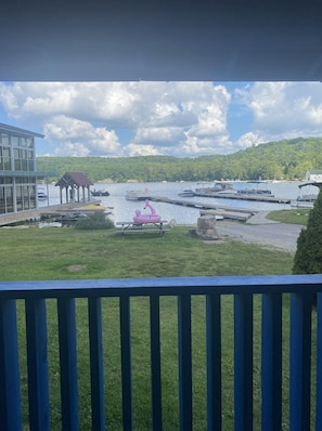 Property grounds - Charming 2-bedroom cottage by the water (Utterson)