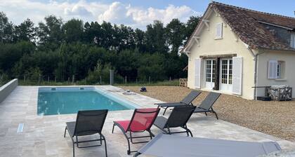 Beautiful renovated farmhouse with 10m pool in the middle of the forest