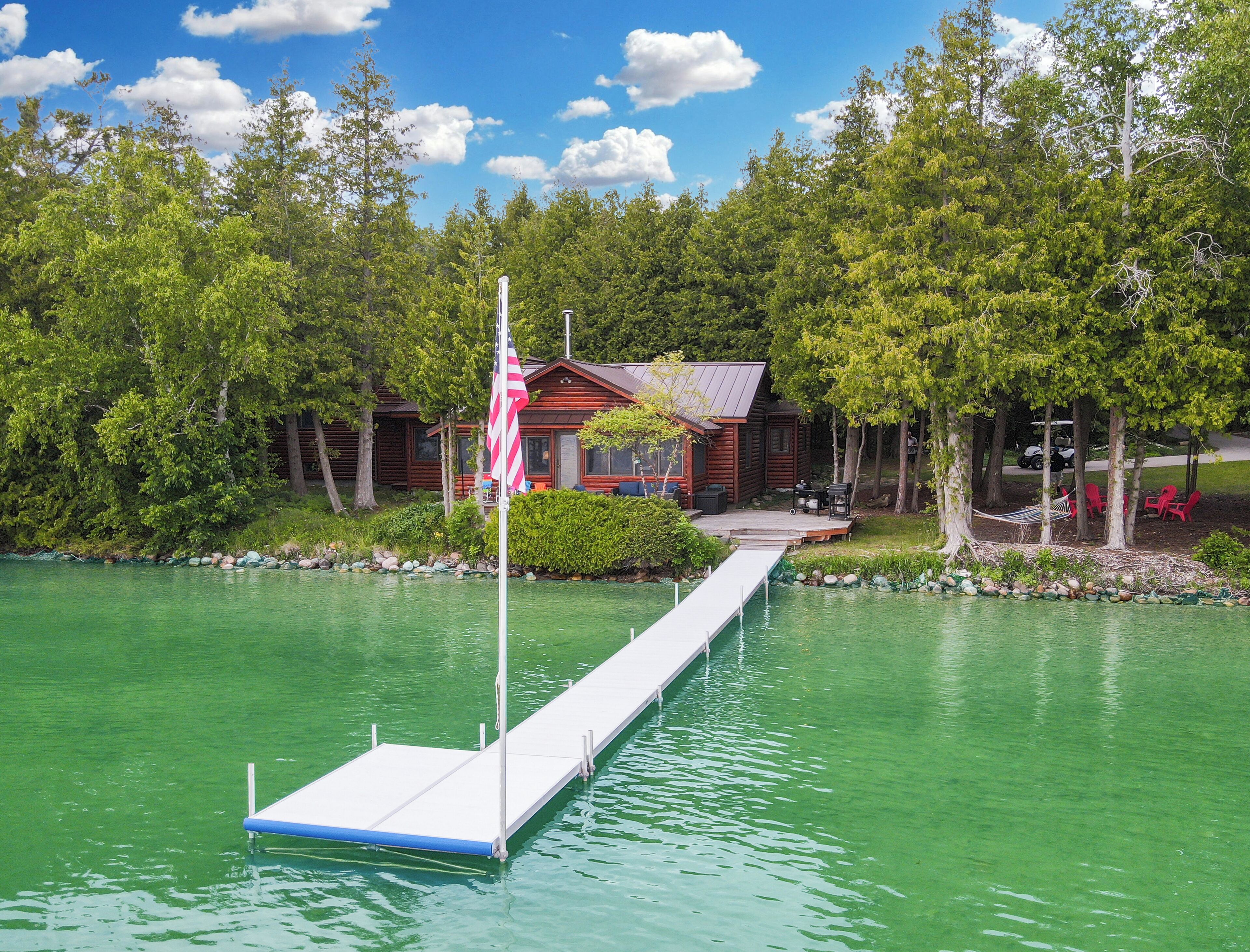 Stunning Log Cabin + Bunkhouse on Grand Lake w/ kayaks