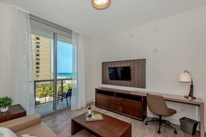 Téléviseur, bureau