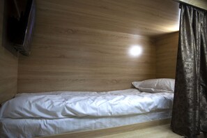 Premium bedding, in-room safe, laptop workspace, free WiFi - Sanor Capsule Hotel - Hostel (Tashkent)