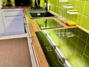 Frigorifero, microonde, forno, macchina per tè/caffè