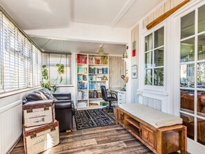 Interior - Charming Family Home and Garden Close To The Beach - Pass the Keys (Chichester)