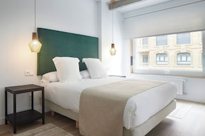 1 bedroom, iron/ironing board, bed sheets