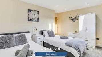 3 bedrooms, iron/ironing board, free WiFi, bed sheets