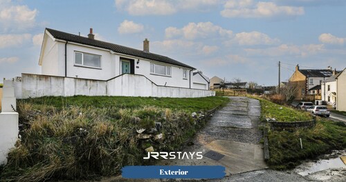 Cockermouth - 3 Bedroom, Sleeps 10, Wi-Fi, Garden, Lake District - JRR Stays
