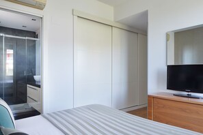 3 bedrooms, iron/ironing board, free WiFi, bed sheets - Palacio Aiete by FeelFreeRentals (San Sebastián)