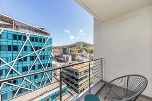 Property grounds - Luxurious Designer Haven Views & Pool (Cape Town)