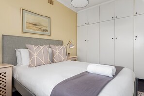 1 Schlafzimmer, Schreibtisch, Bügeleisen/Bügelbrett, Internetzugang