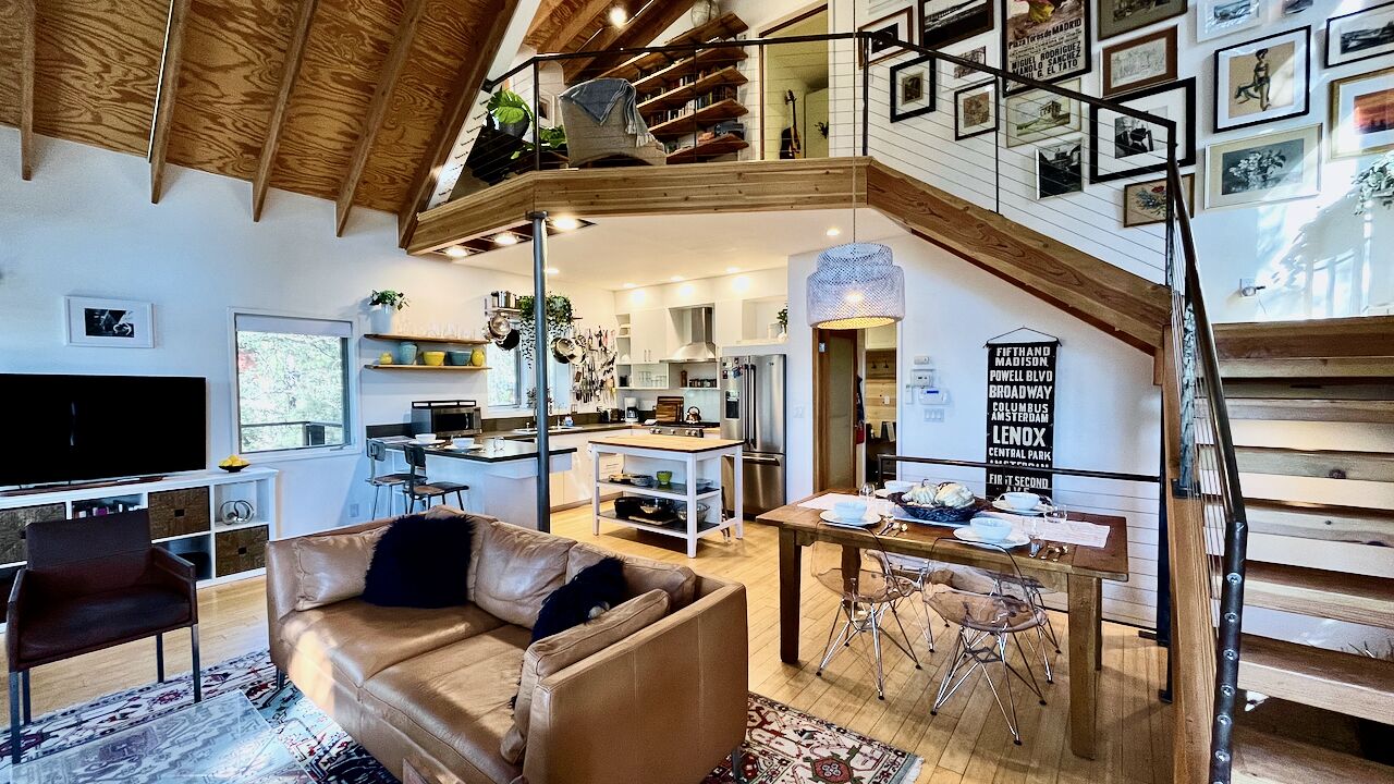 Dog-Friendly Cabin in the Woods w/ Fast WiFi, Private Hot Tub, & W/D