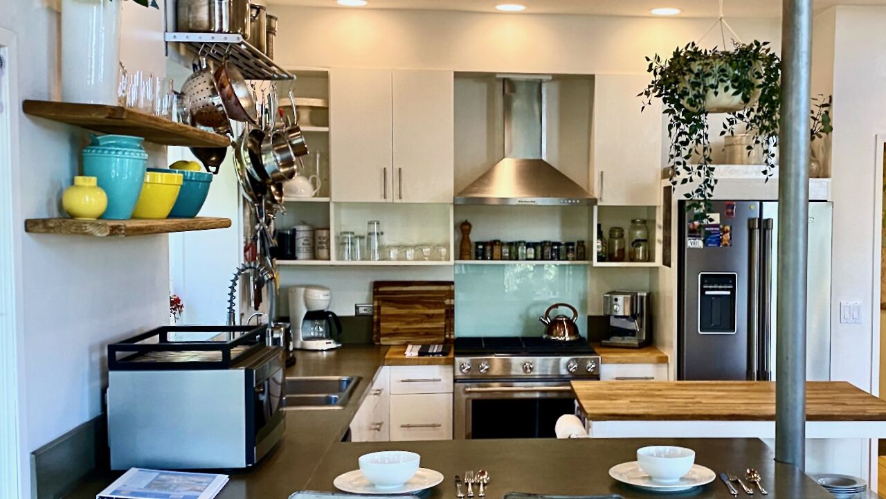 Dog-Friendly Cabin in the Woods w/ Fast WiFi, Private Hot Tub, & W/D