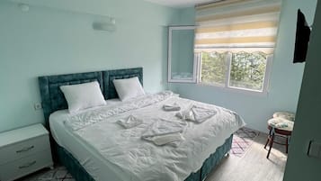 Free WiFi, bed sheets