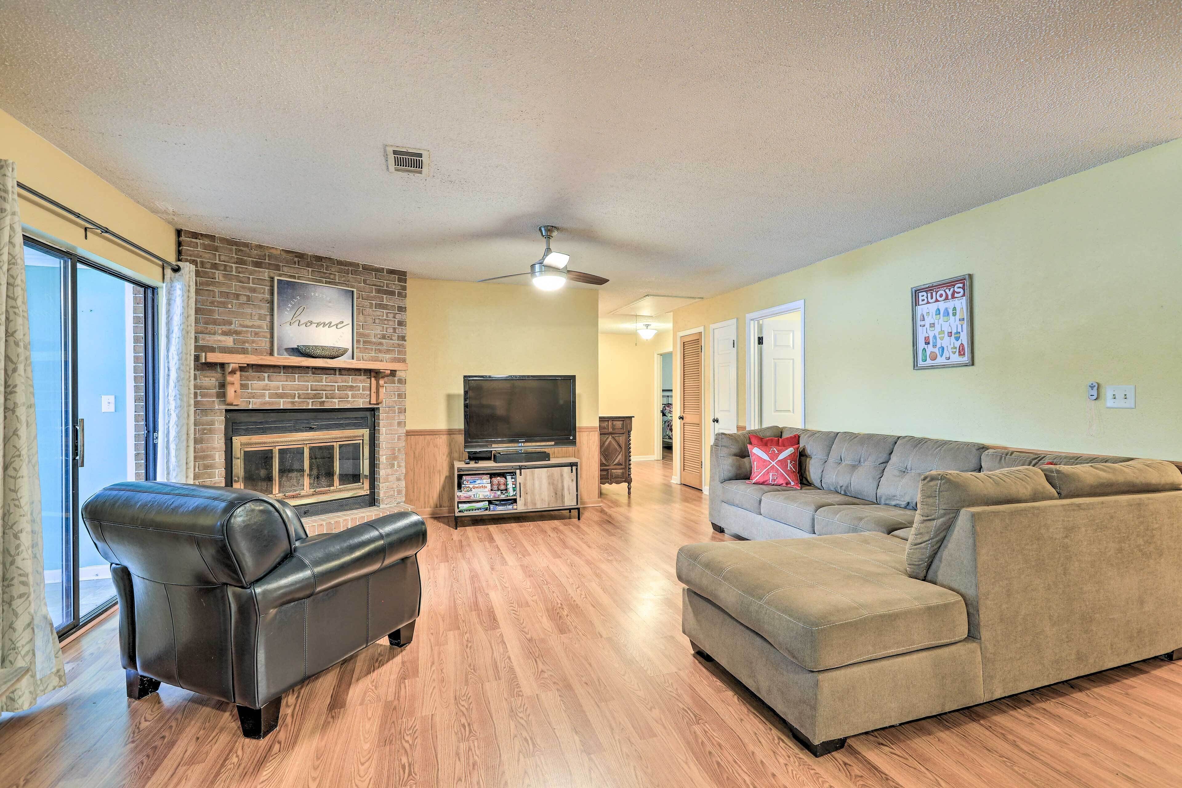 Lakefront Macon Getaway: Grill, Pet Friendly!